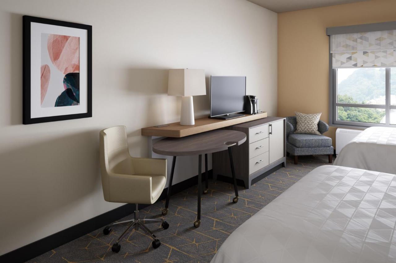 Holiday Inn Cleveland-Mayfield By Ihg Exterior photo