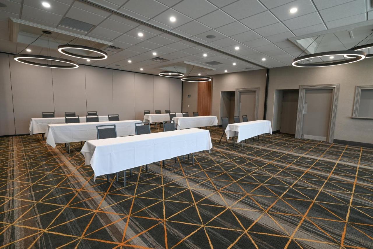 Holiday Inn Cleveland-Mayfield By Ihg Exterior photo